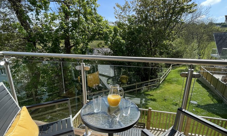 Balcony with outdoor seating