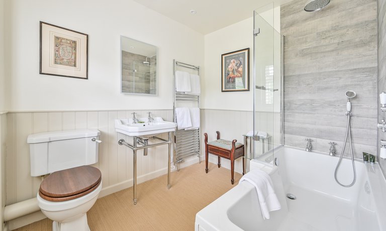 Cornish Manor House Bathroom