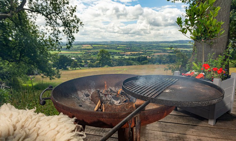 Kadai fire bowl with grill