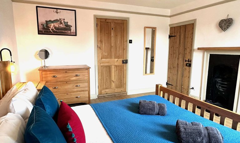 Bedroom2